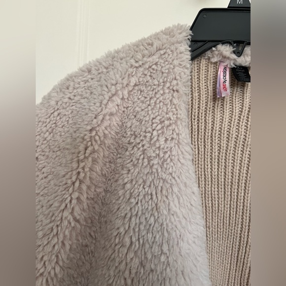 Furry Vest - Picture 2 of 4